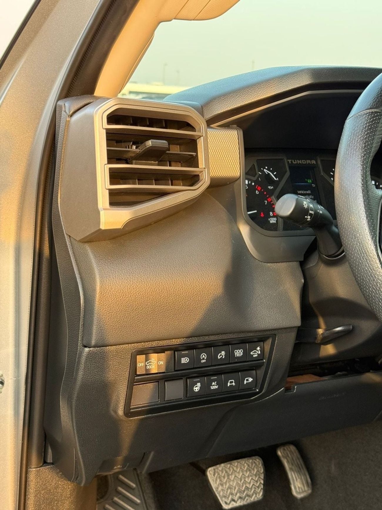 Toyota Tundra SR (NON GCC)