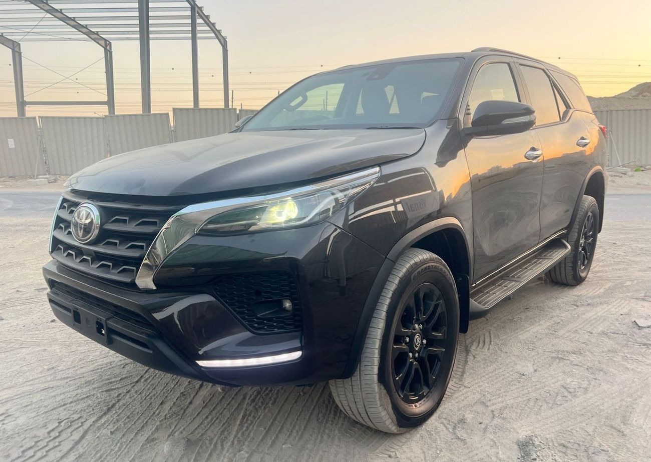 تويوتا فورتونر diesel 2.8 liter ,Right hand drive 2023 Model ,only for export available