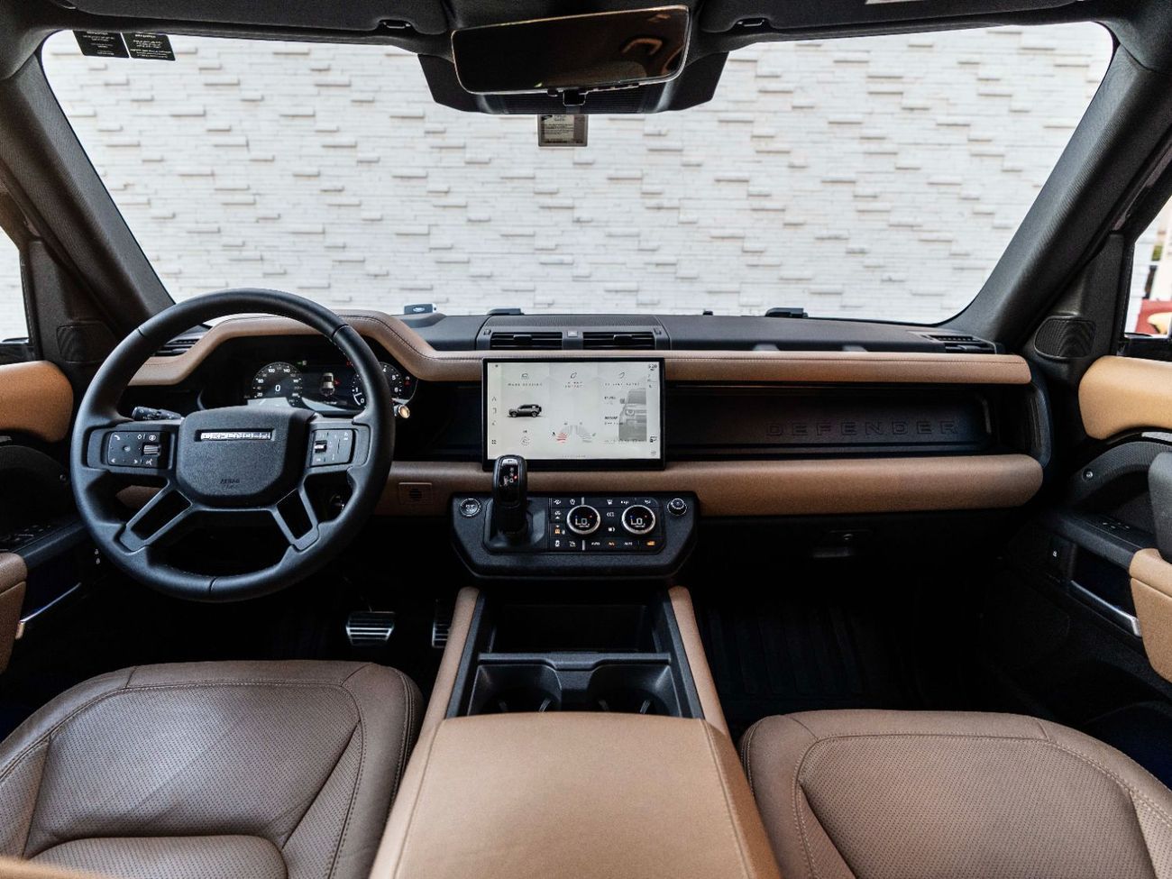لاند روفر ديفندر P400 110 X-Dynamic HSE 3.0L (5 Seater)