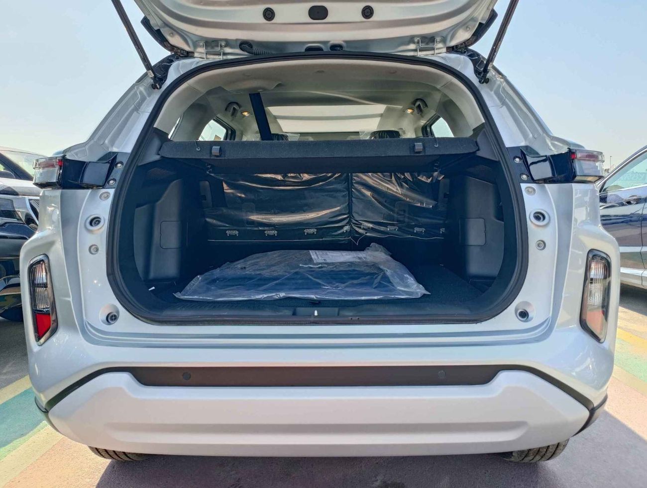 سوزوكي جراند فيتارا GLX / HYBRID / DOUBLE TONE / 1.5L V4 /  "9" DISPLAY / HEADUP DISPLAY / PANORAMIC (CODE # GVHB4X4F)