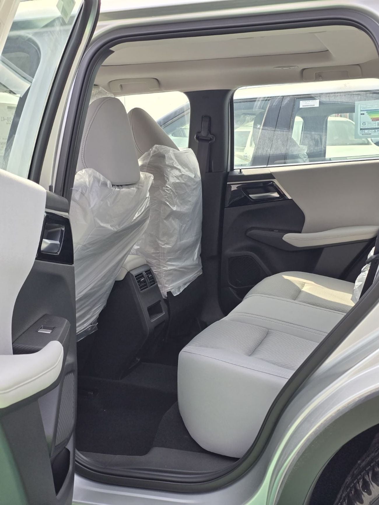 Mitsubishi Outlander GLX Basic 2.4L (5 Seater)