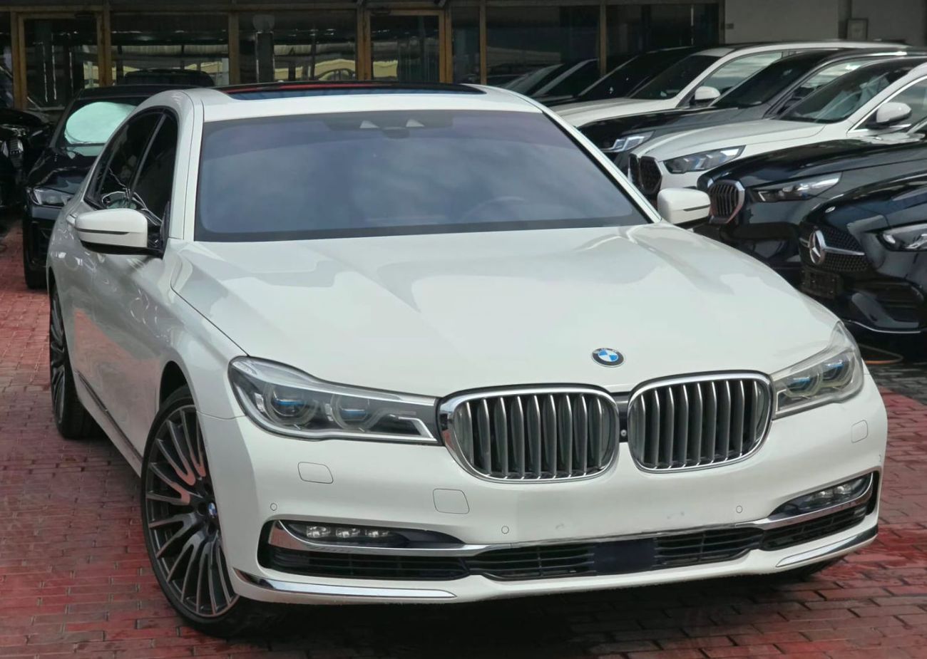 BMW 750i XDrive Luxury Original paint 2016 GCC