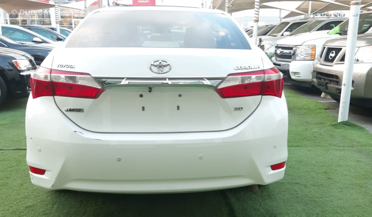 Toyota Corolla Gulf number one fingerprint slot, rear camera, control screen, cruise control, sensors, in excellent