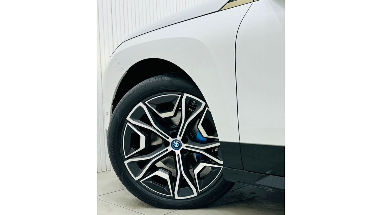 بي أم دبليو iX 2022 BMW iX xDrive40i Masterclass, Sep 2027 BMW Warranty, Sep 2028 BMW Service Pack, Low Kms, GCC