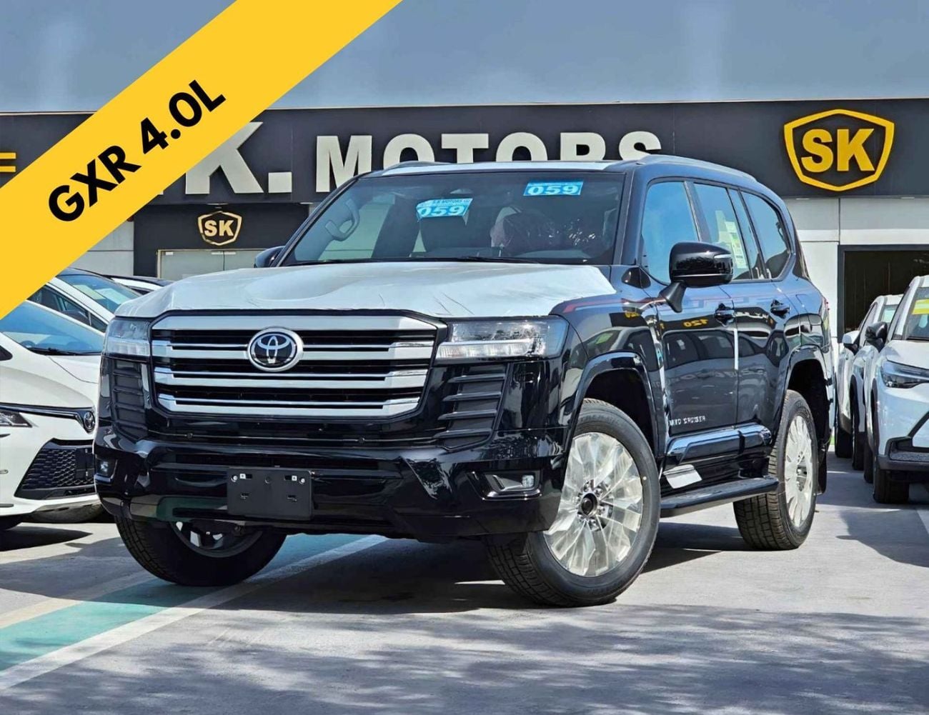 Toyota Land Cruiser GXR HIGH OPTION / 4.0L PETROL V6 / RADAR / REAR ENTERTAINMENT SCREENS  (CODE # GXR41H)