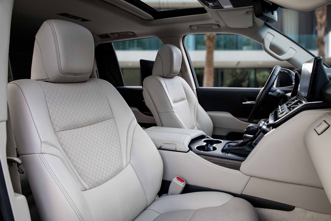 Toyota Land Cruiser Land Cruiser VXR 3.5 TT | 5,875 P.M | 0% Downpayment | AL FUTTAIM WARRANTY