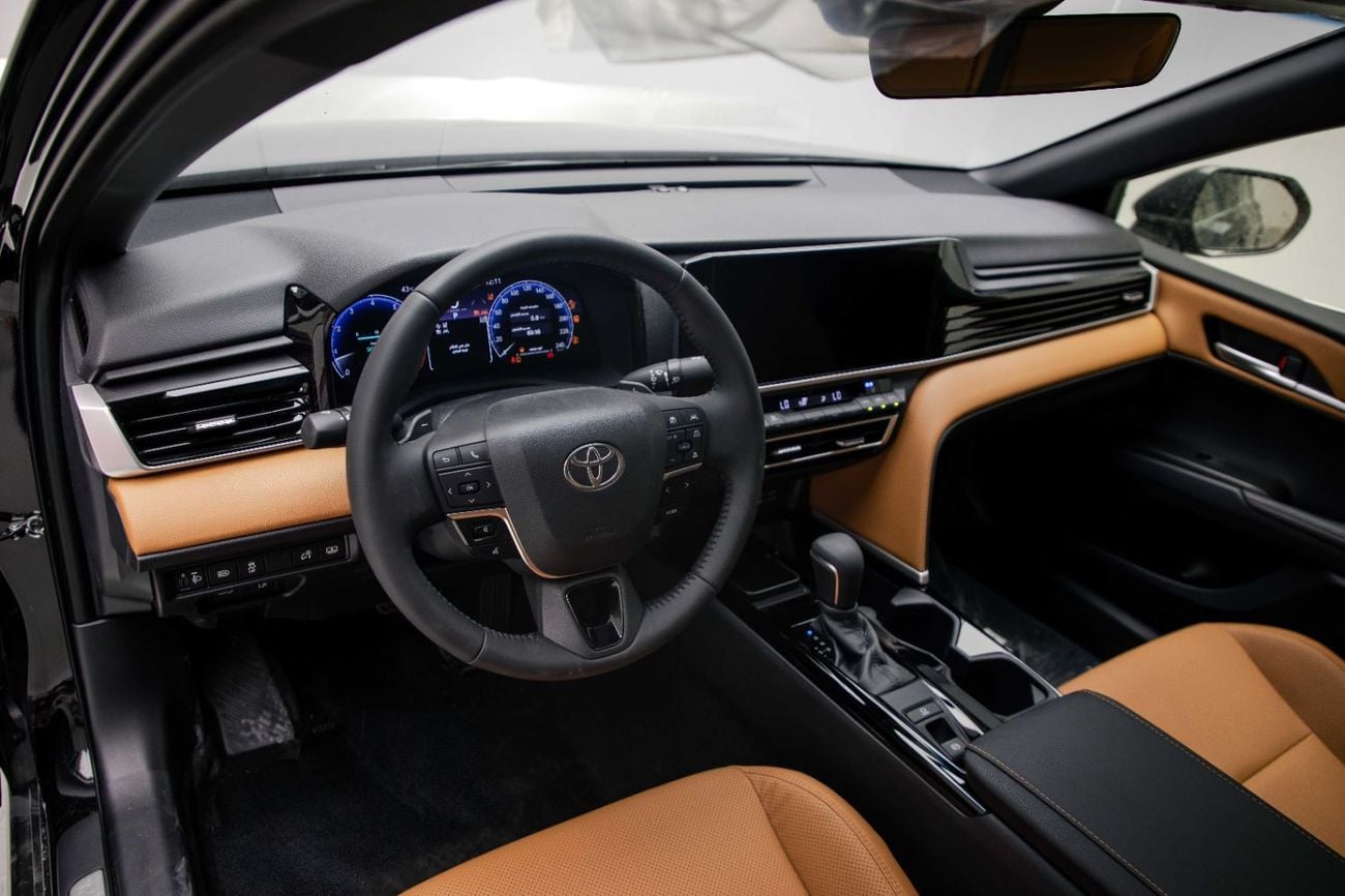 Toyota Camry GLE 2.5L - NETURAL BLACK INSIDE TAN | EXPORT ONLY
