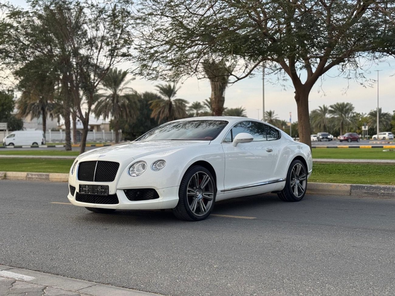 بنتلي كونتيننتال جي تي BENTLEY GT CONTINANTAL MODEL 2013 GCC SPACE FULL OPTION