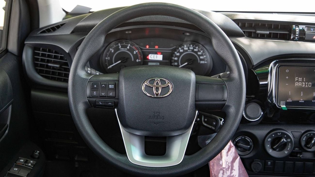 تويوتا هيلوكس DLX 2.4L DOUBLE CAB BASIC A/T