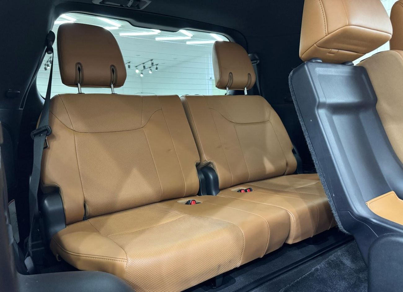 Lexus LX 570 Signature Edition 2021 Lexus LX570 Signature Edition, July 2027 Lexus Warranty, Fully Loaded, 8 Seat