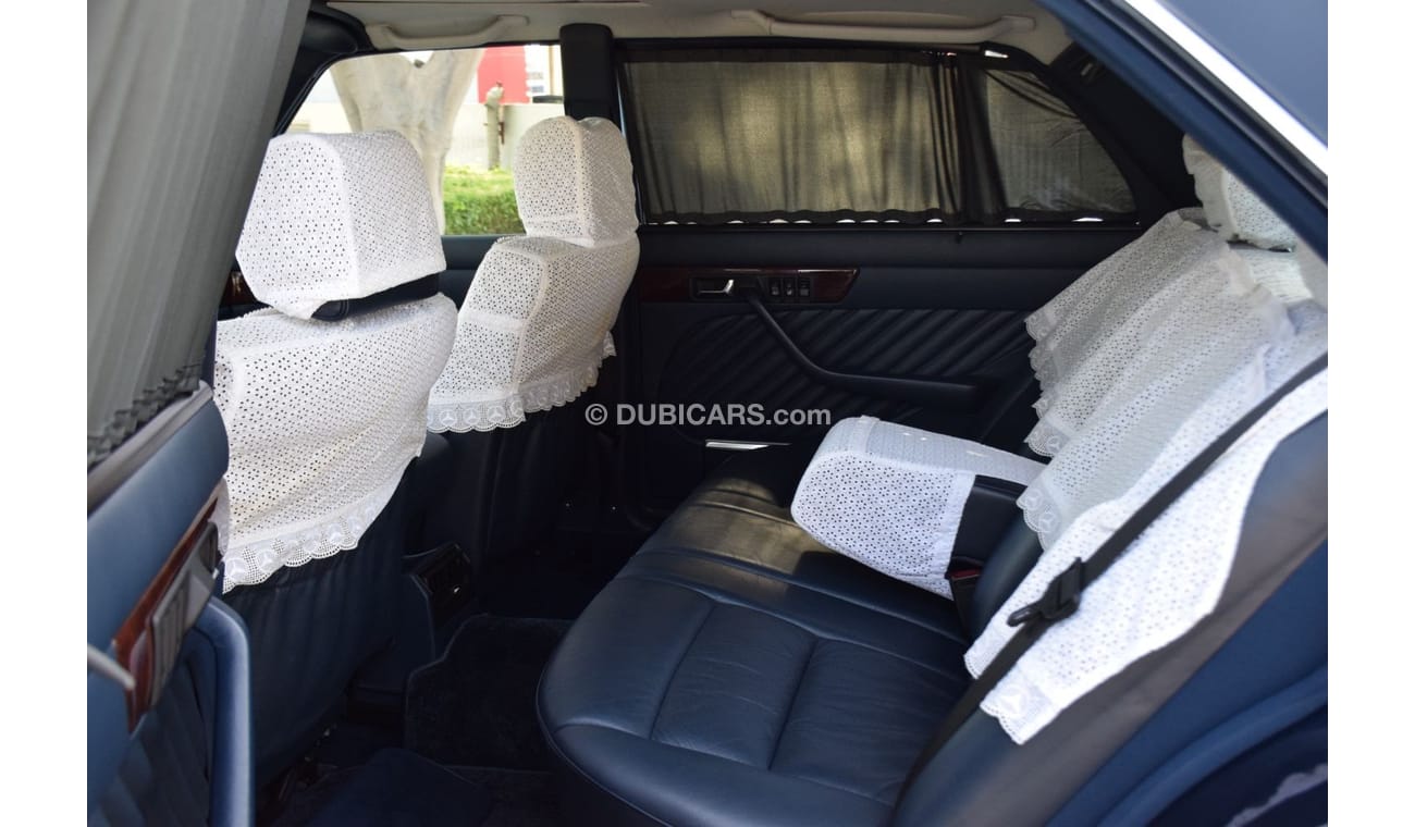 Mercedes-Benz 560 Original Paint & Low Milage