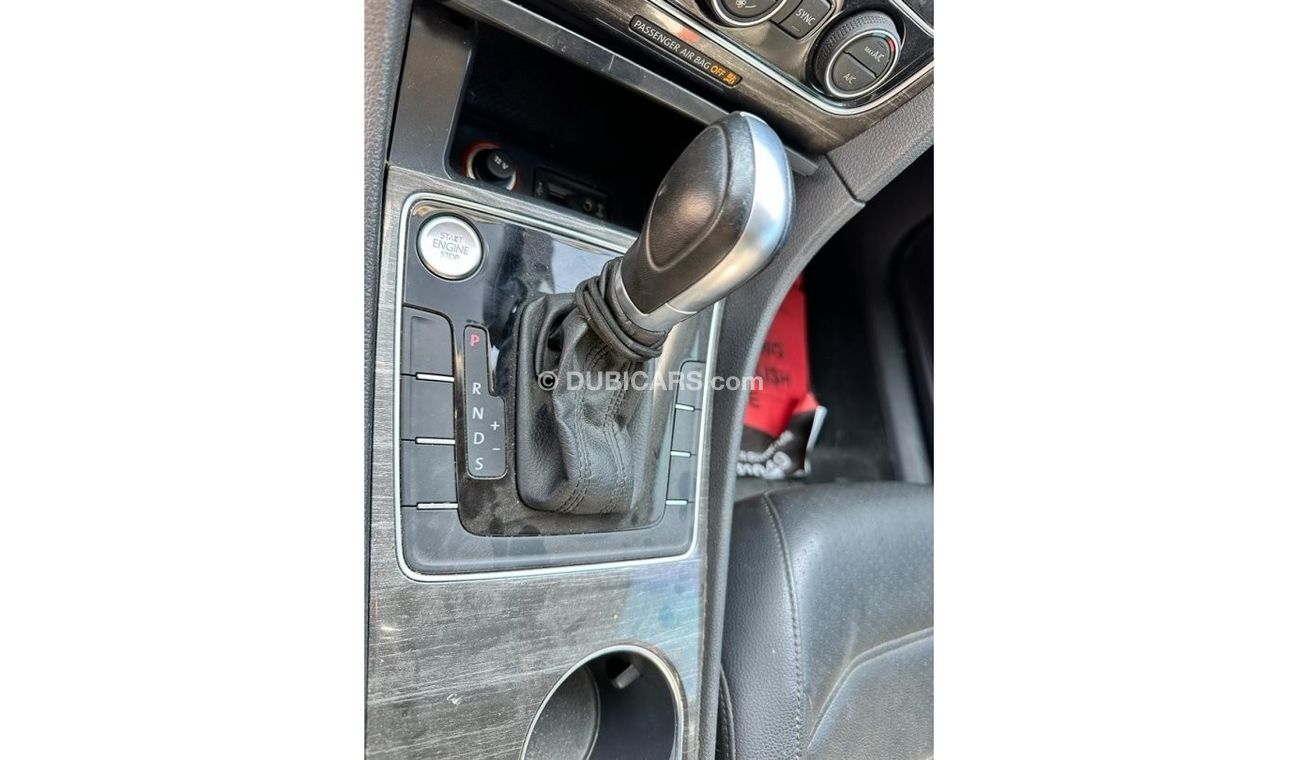 Volkswagen Passat SE