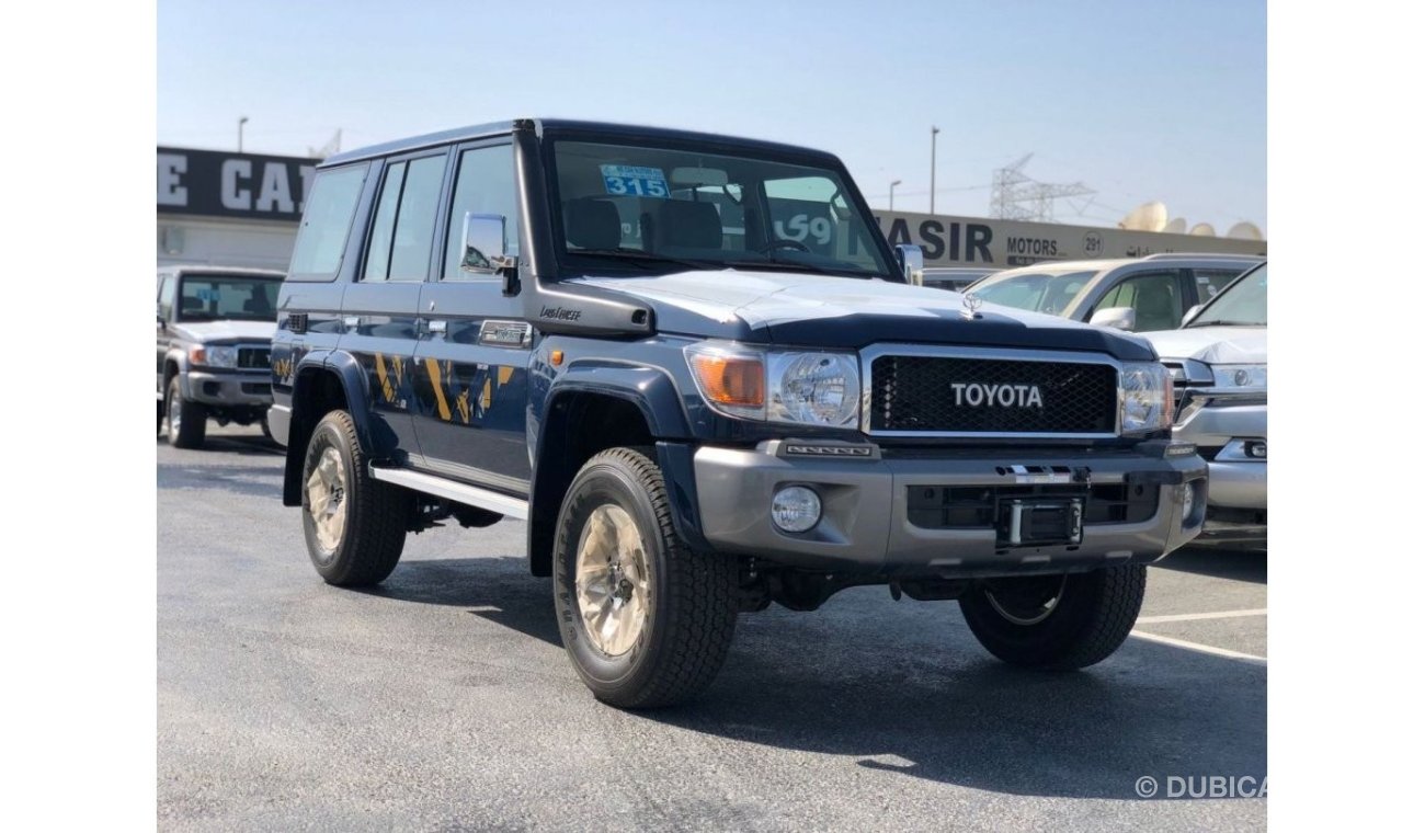 تويوتا لاند كروزر هارد توب TOYOTA LAND CRUISER HT76 4.0L PTR 5DR