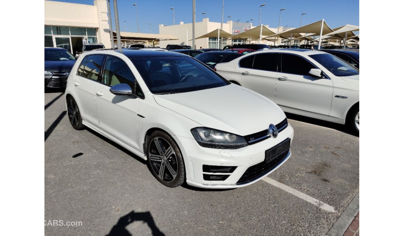 Volkswagen Golf 2016  R GCC specs Full options