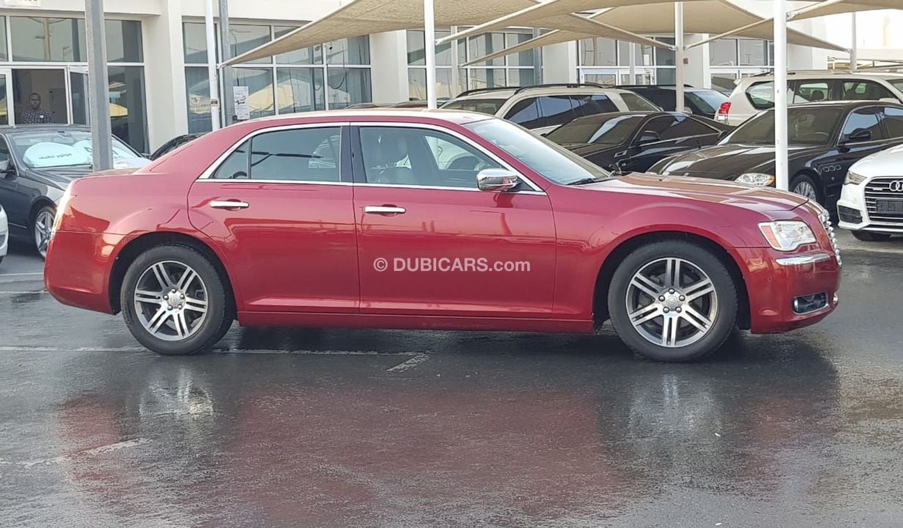 كرايسلر 300C موديل 2012 خليجي  حاله ممتازه من الداخل والخارج مالك واحد من الوكاله تشيكات وكاله 2مفتاح