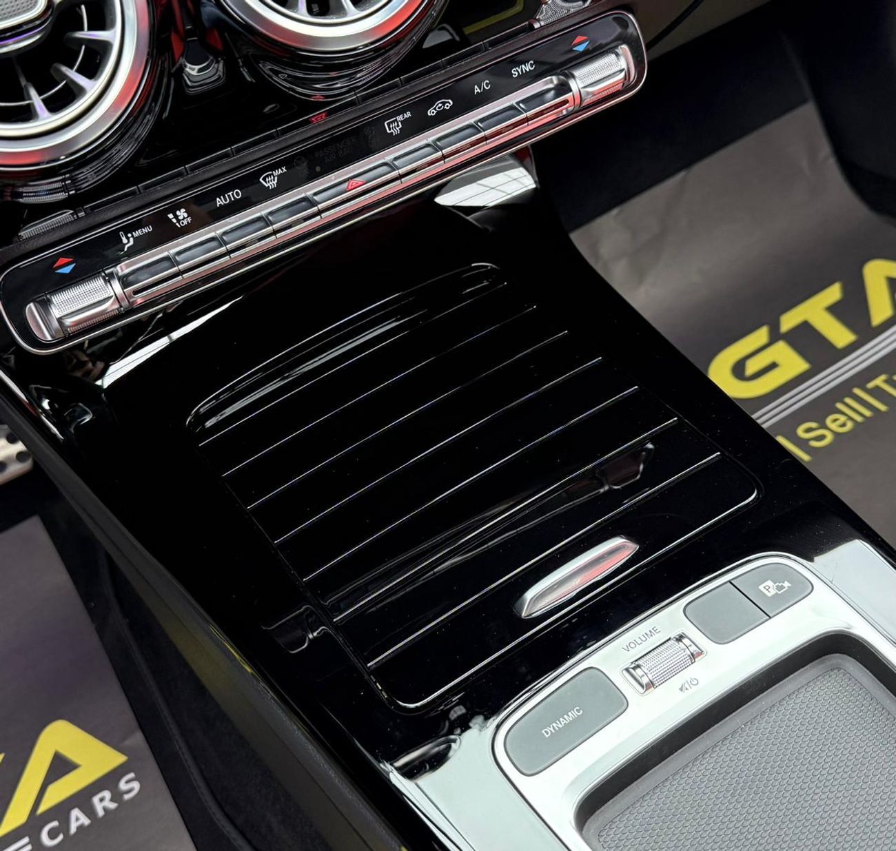 Mercedes-Benz A 35 AMG 4MATIC Hatchback 2024 Mercedes Benz A35 AMG with Aero Dynamic Kit, 2029 MB Warranty, 2028 MB Service