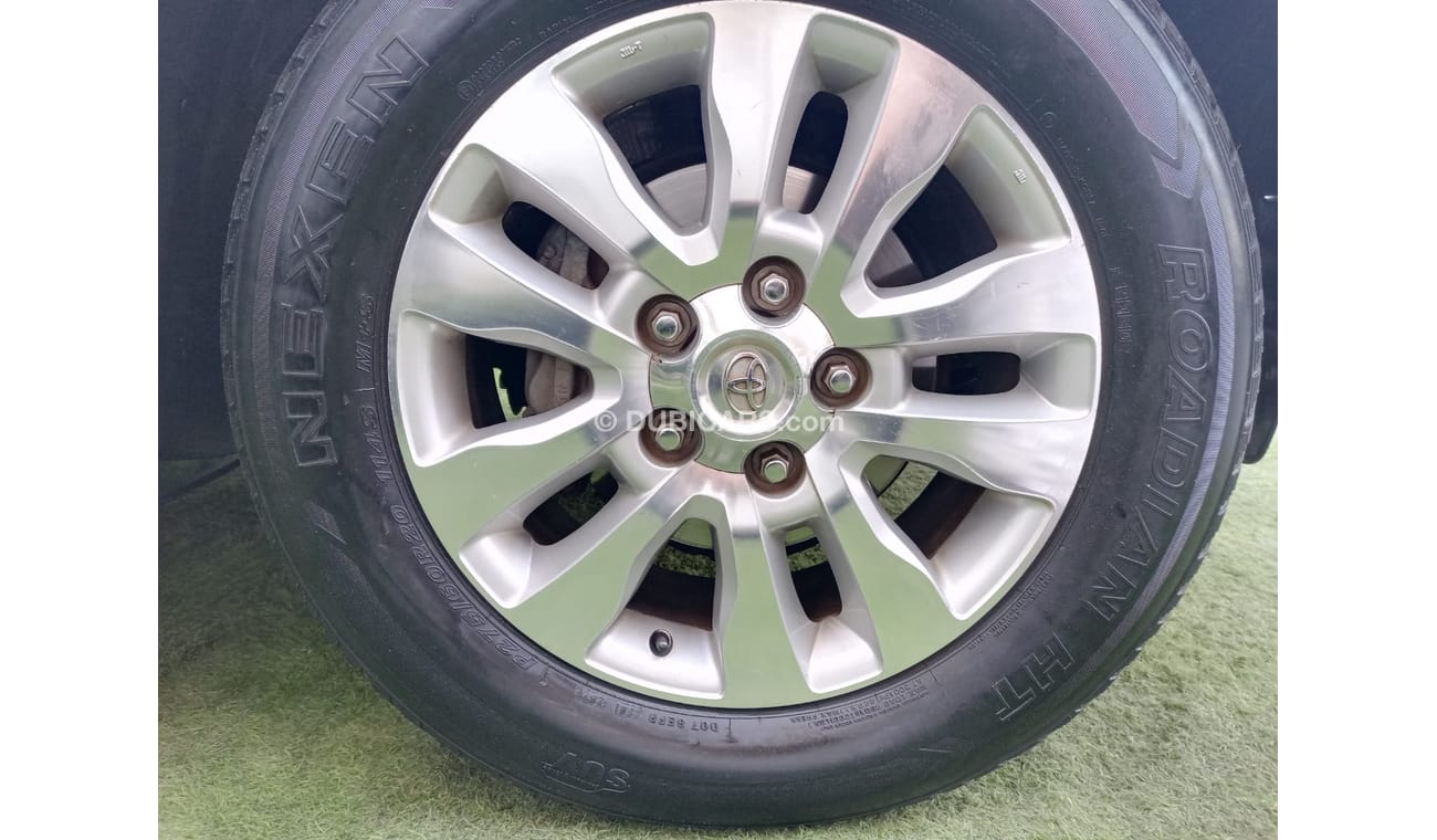 تويوتا سيكويا موديل 2009 لون سيلفر رقم واحد فتحة مثبت سرعة تحكم بحالة ممتازة لاتحتاج لأى مصاريف