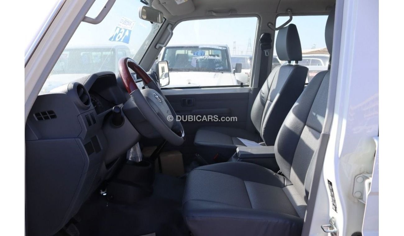 Toyota Land Cruiser Pick Up 2022 TOYOTA LAND CRUISER DOUBLE CABIN 4.0 V6 petrol