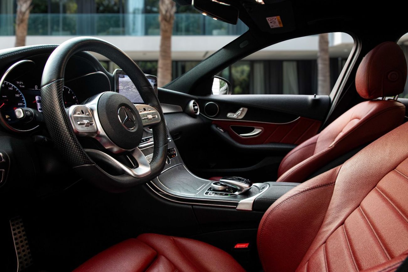 مرسيدس بنز C 200 C 200 | 2,389 P.M | 0% Downpayment | AMG KIT | Pristine Condition!