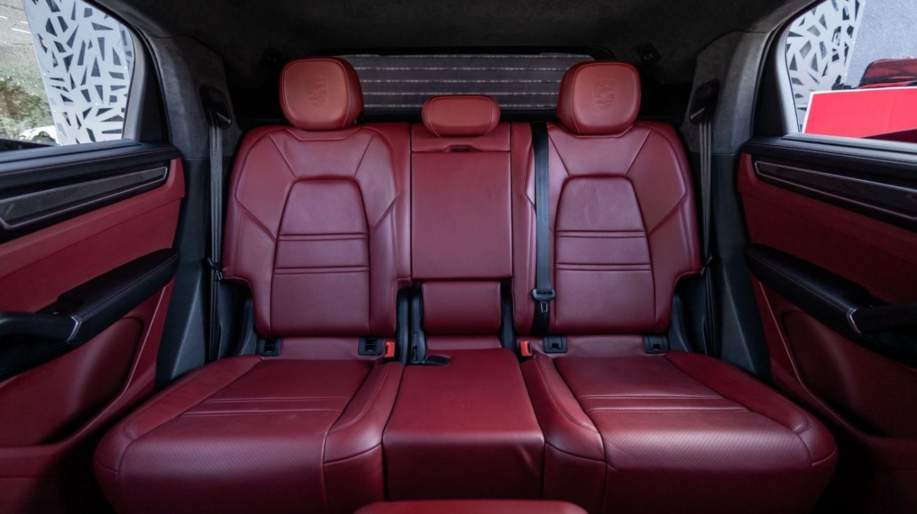 Porsche Cayenne GTS 4.0L (455 HP) Porsche Cayenne GTS Coupé 2021 GCC | Agency Warranty | Service Contract