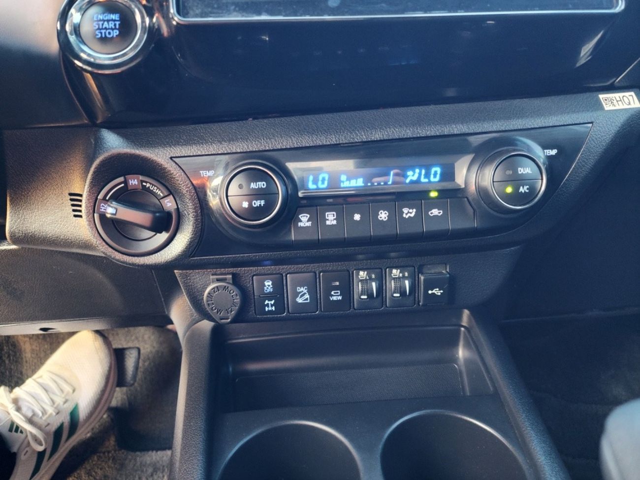 تويوتا هيلوكس ADV 2.8L Toyota Hilux Adventure D-CAB