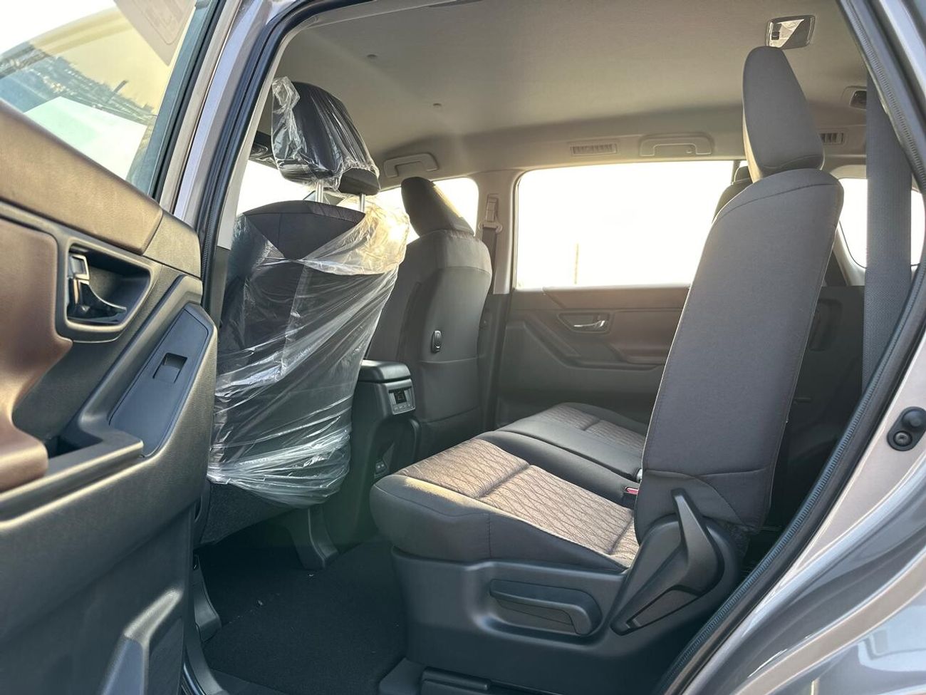 Toyota Innova 2024, PETROL 2.0L 0KM, GCC SPEC, 8-SEATERS, EXPORT PRICE