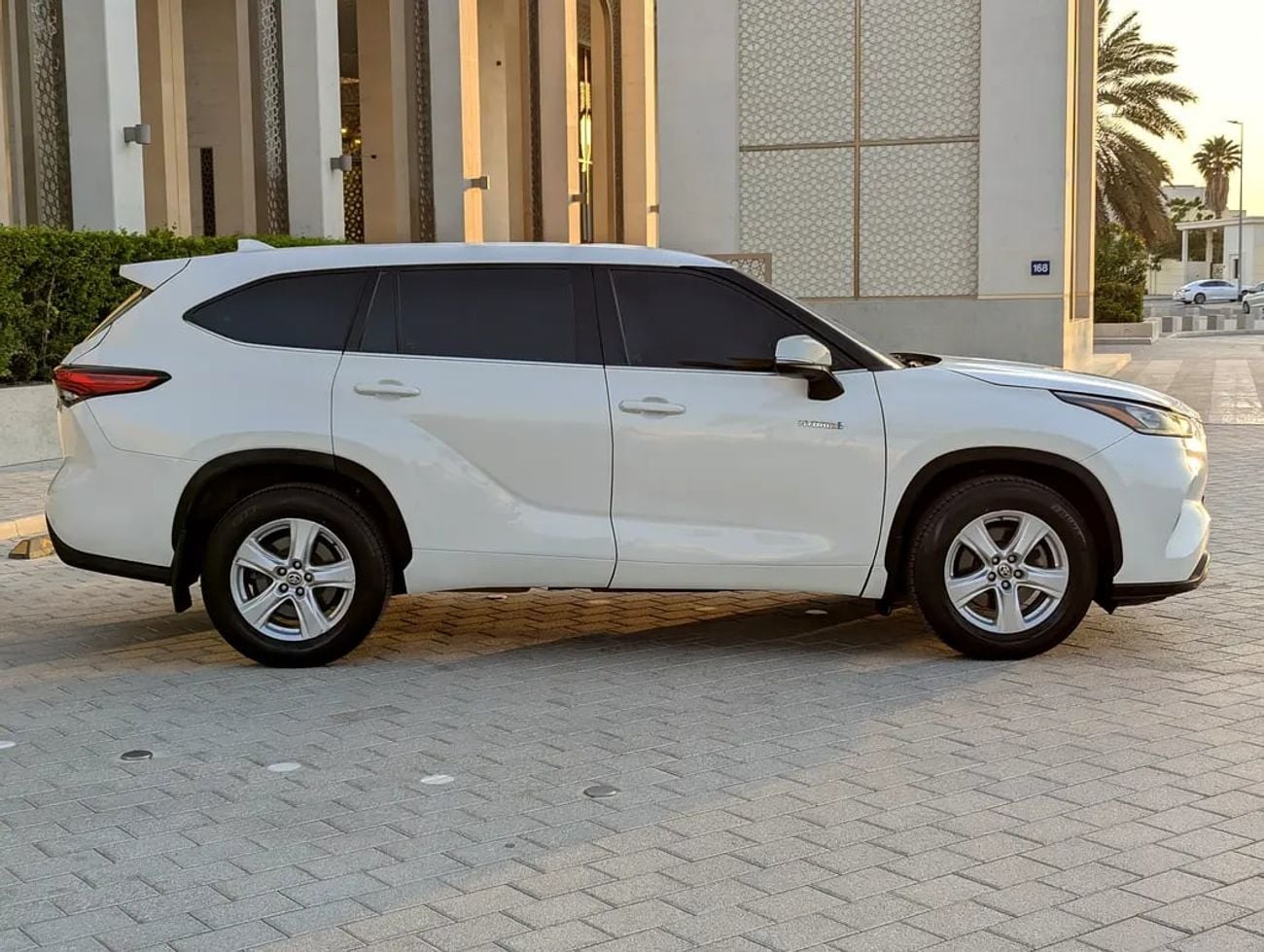 Toyota Highlander Hybrid Limited | GCC Specs | Full Option | Premium Family SUV