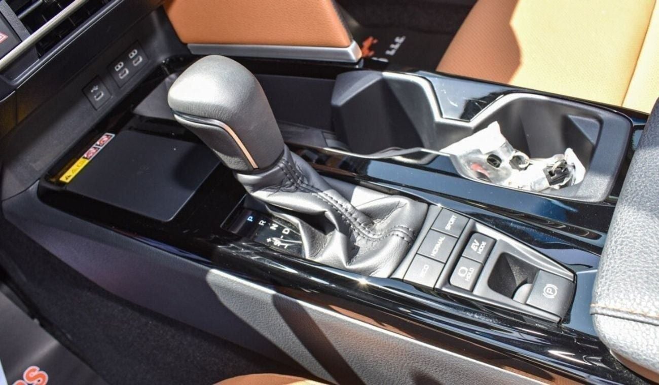 تويوتا كامري 2.5L HYBRID HEV LUMIER EDITION GCC 2025