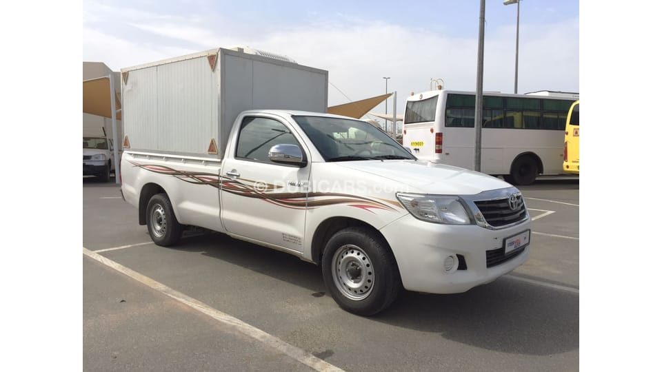Used Toyota Hilux FREEZER 2015 for sale in Dubai 91367