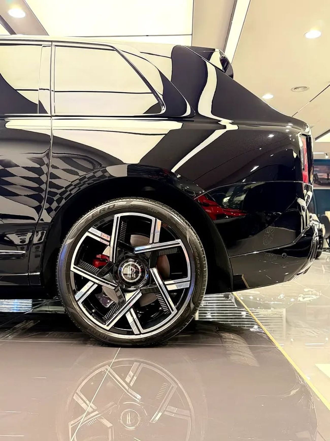 Rolls-Royce Cullinan BLACK BADGE MINT CONDITION