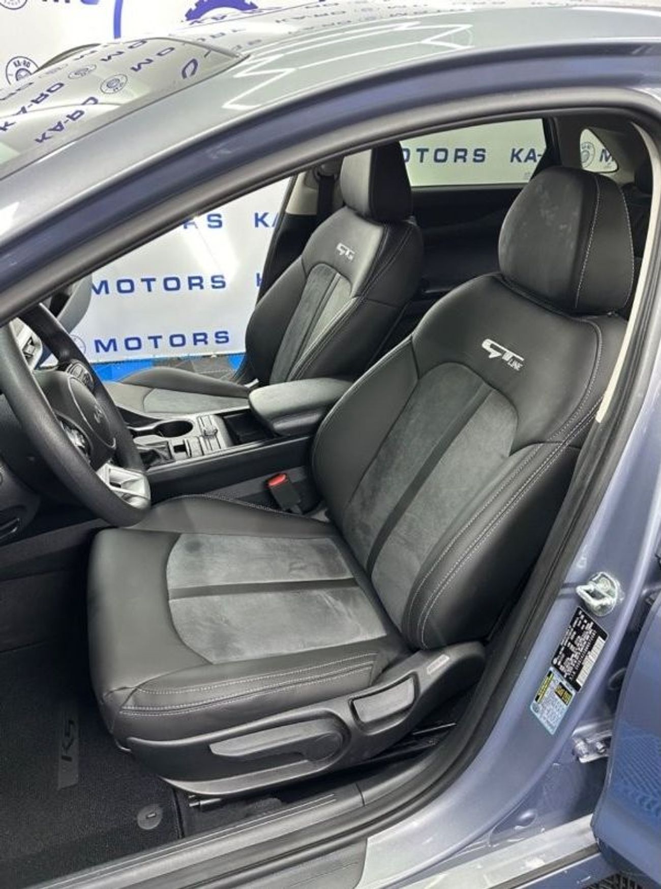 Kia K5 LX Kia K5 2021 1.6 turbo in good condition minimal damage with 100,000 km mileage