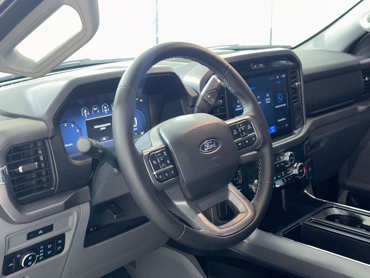Ford F-150 XLT CREW CAB /F1-1325S/AL TAYER MOTOROS/ AL QOUZ SHOWROOM
