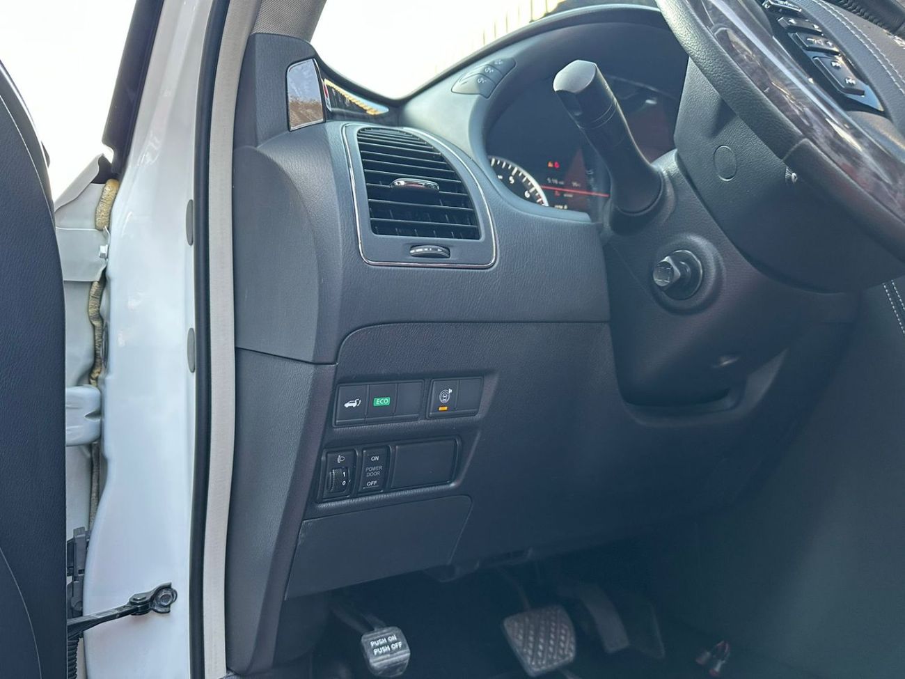 Nissan Patrol LE Platinum 5.6L