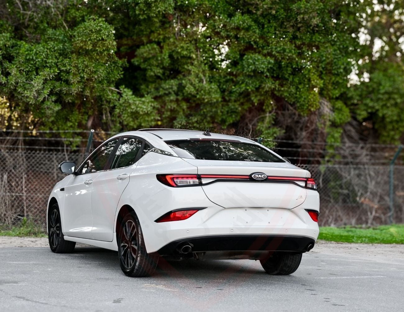 جاك J7 LUXURY جاك J7 - موديل 2023 - فل أوبشن - خليجى - بدون حوادث - محرك 1.5 - بحاله ممتازه من الداخل والخا