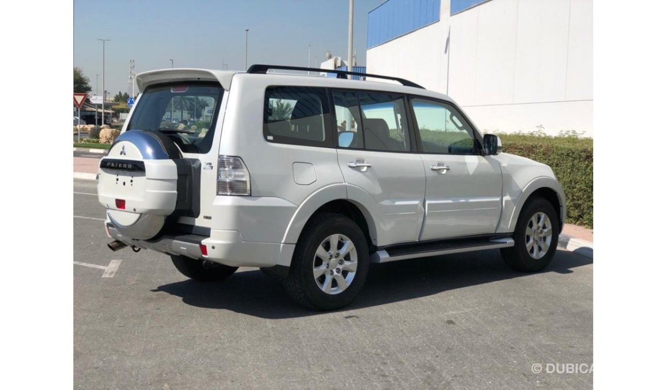 ميتسوبيشي باجيرو FULL OPTION 7 SEATER SUNROOF V6 .EXCELLENT CONDITION 4X4 AED 912 / month UNLIMITED KM WARRANTY