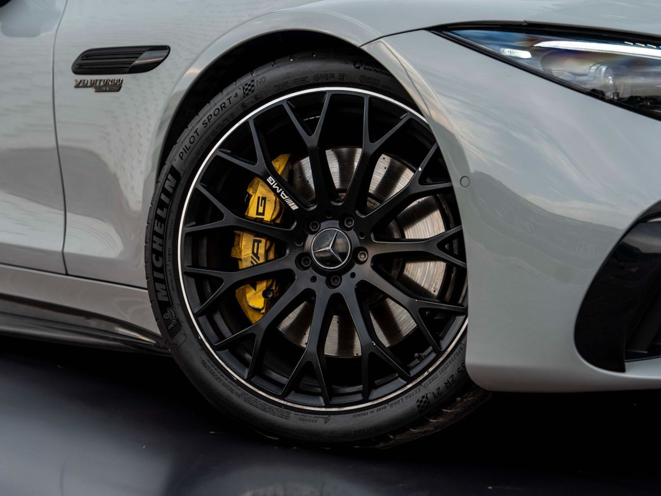 Mercedes-Benz SL 63 AMG Roadster SE Performance