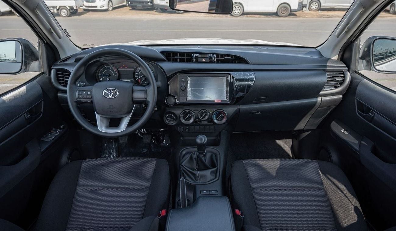 Toyota Hilux Toyota hilux 2.4L DIESEL basic option MY2025