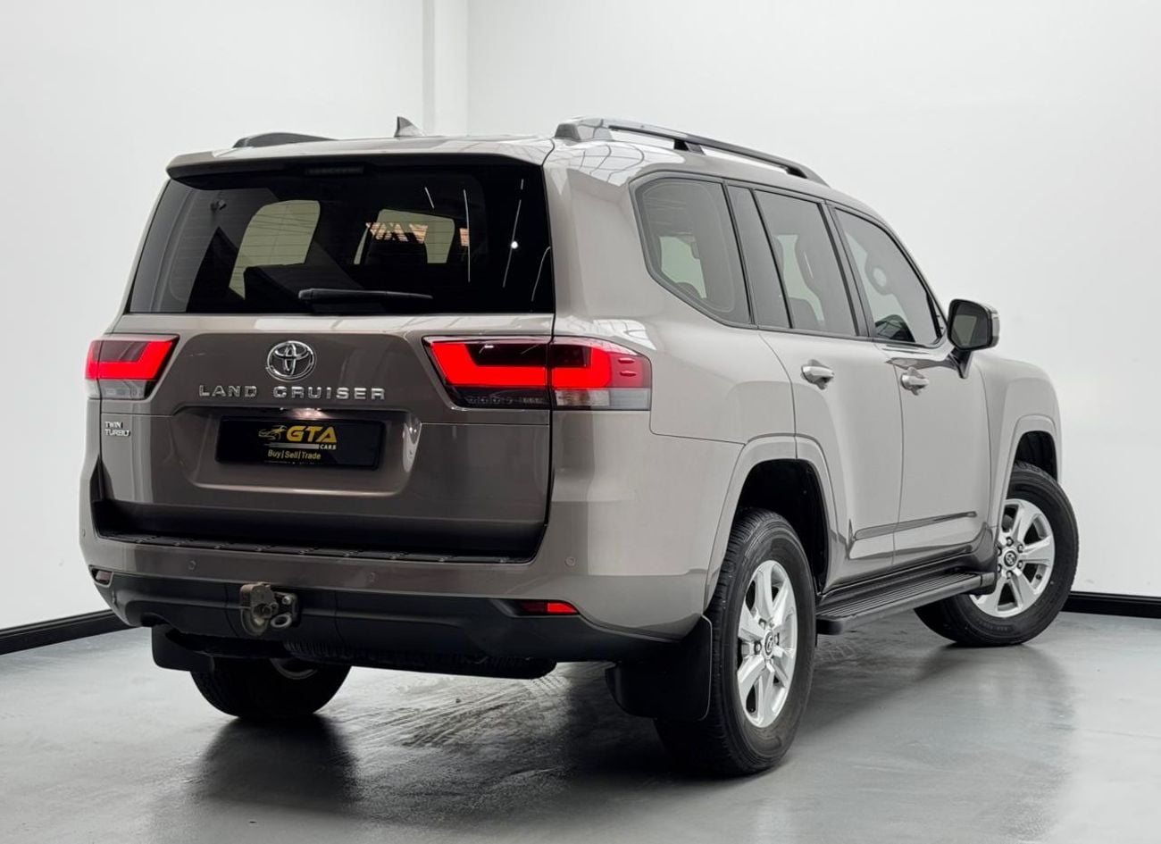 تويوتا لاند كروزر EXR 3.5L 2022 Toyota Land Cruiser EXR, Toyota Service History, 1 Year Warranty, 7 Seater, GCC