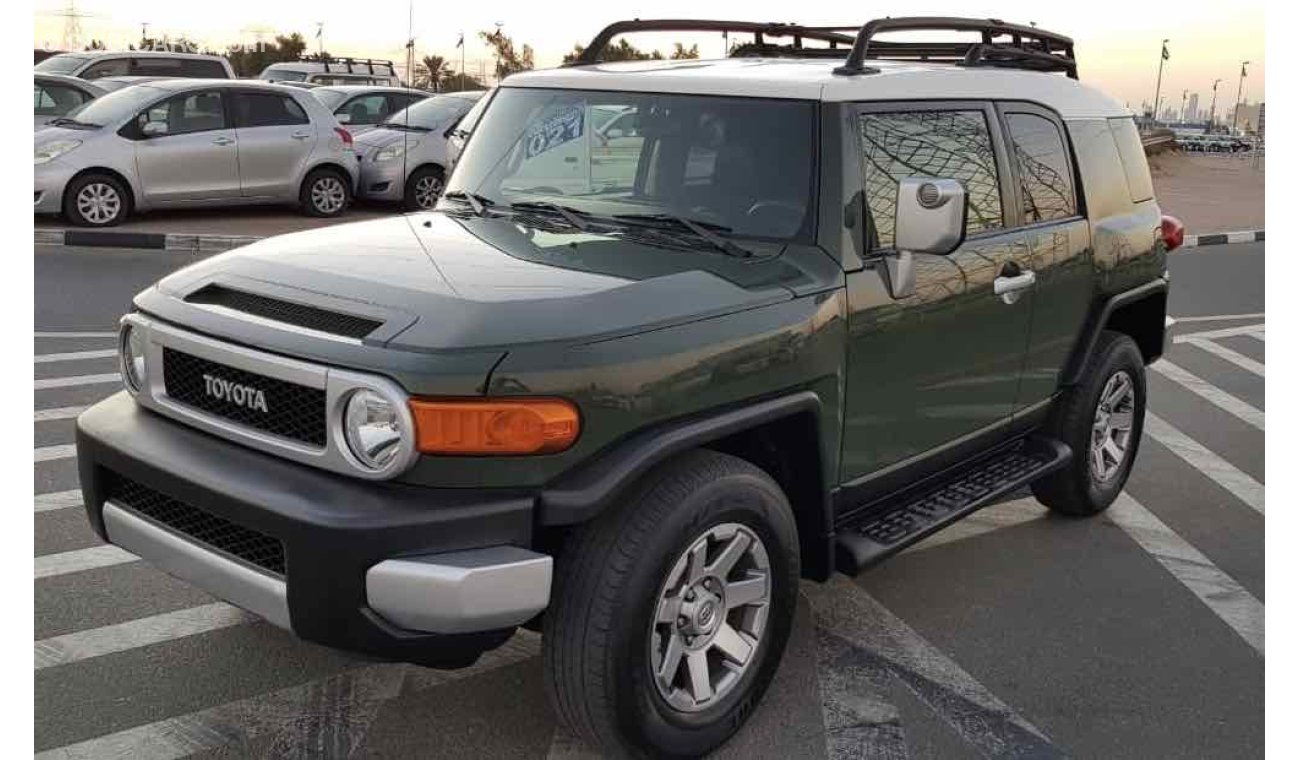 Toyota FJ Cruiser NEAT AND CLEAN FROM INSIDE AND OUTSIDE, READY TO DRIVE