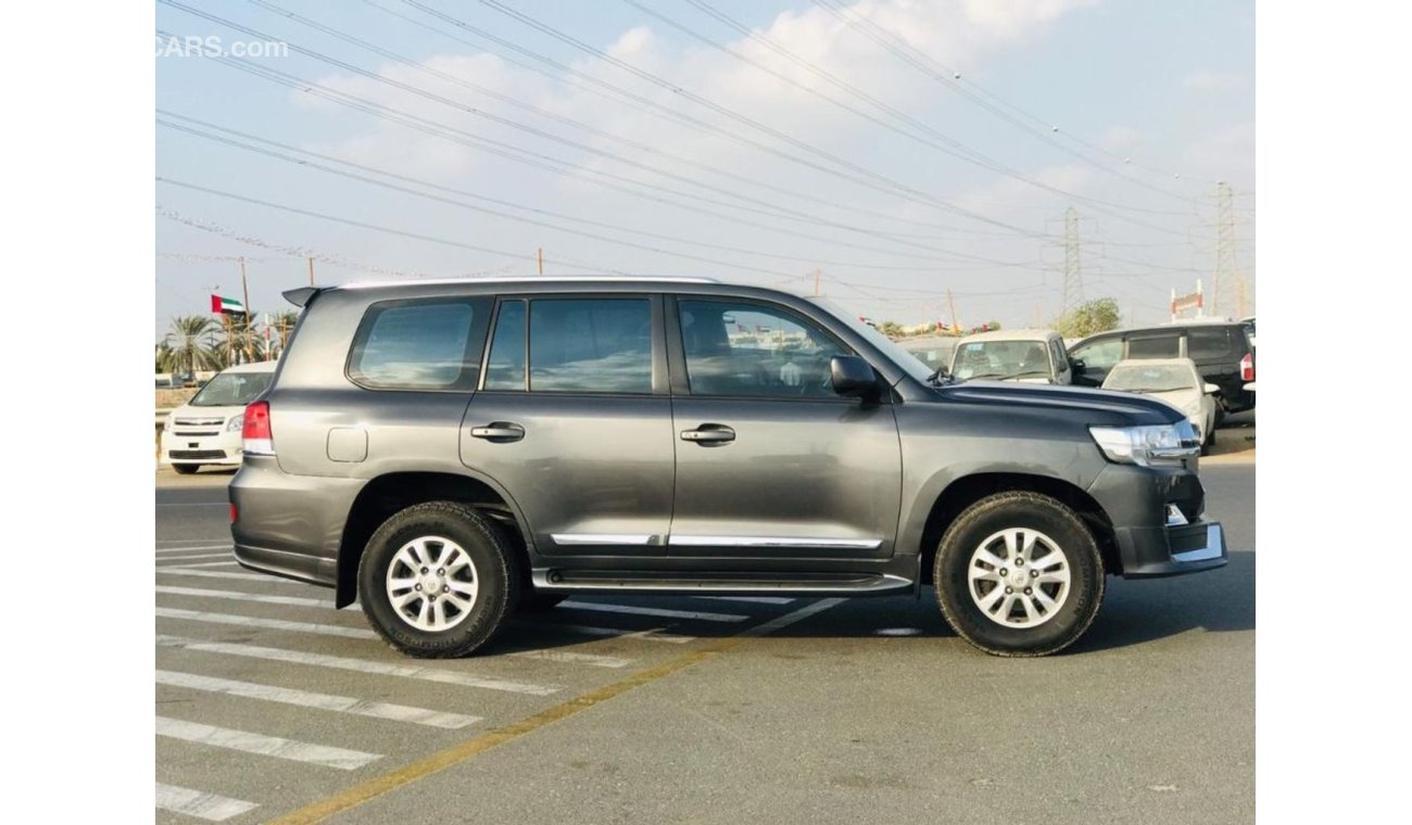 Toyota Land Cruiser Toyota landcruiser petrol engine model 2010 grey colour 7 seater very clean and good condition