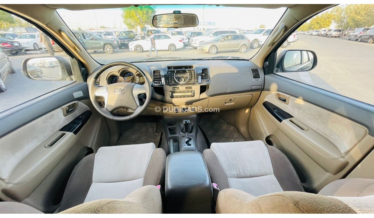 تويوتا فورتونر SR5