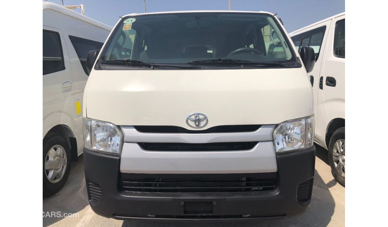 تويوتا هاياس Toyota Hiace van 6 seater,model:2015.Free of accident