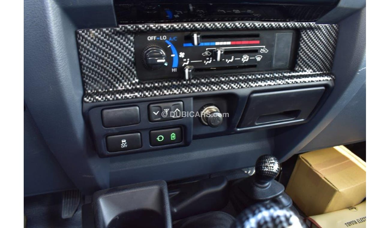 تويوتا لاند كروزر بيك آب Double Cab Pickup Black Edition