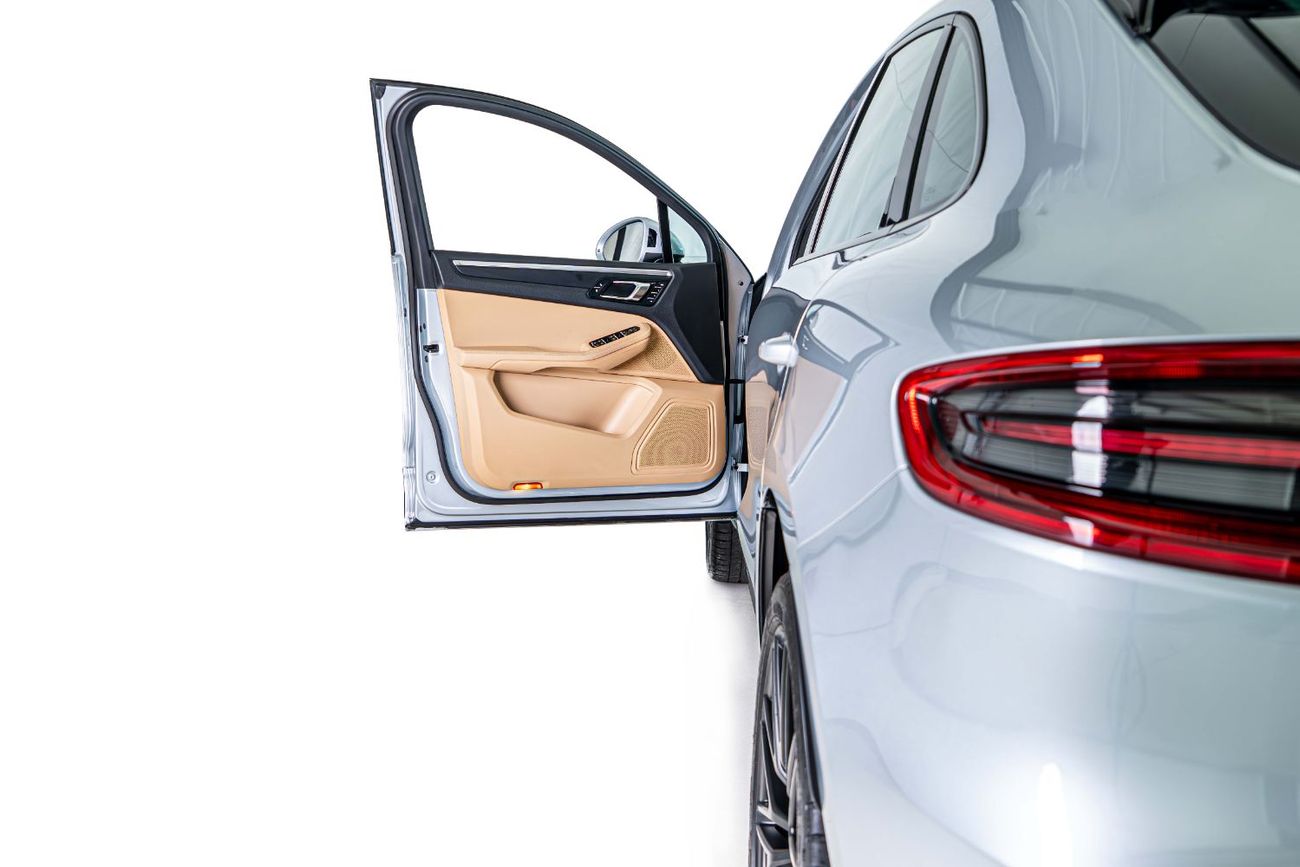 Porsche Macan Std 2.0L (252 HP) GCC Spec - Pristine Condition - Low Mileage