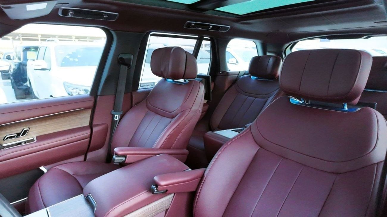 لاند روفر رينج روفر Autobiography P530 | Pearl White | Black Roof | Burgundy Interior | Shadow Exterior Package | GCC Sp
