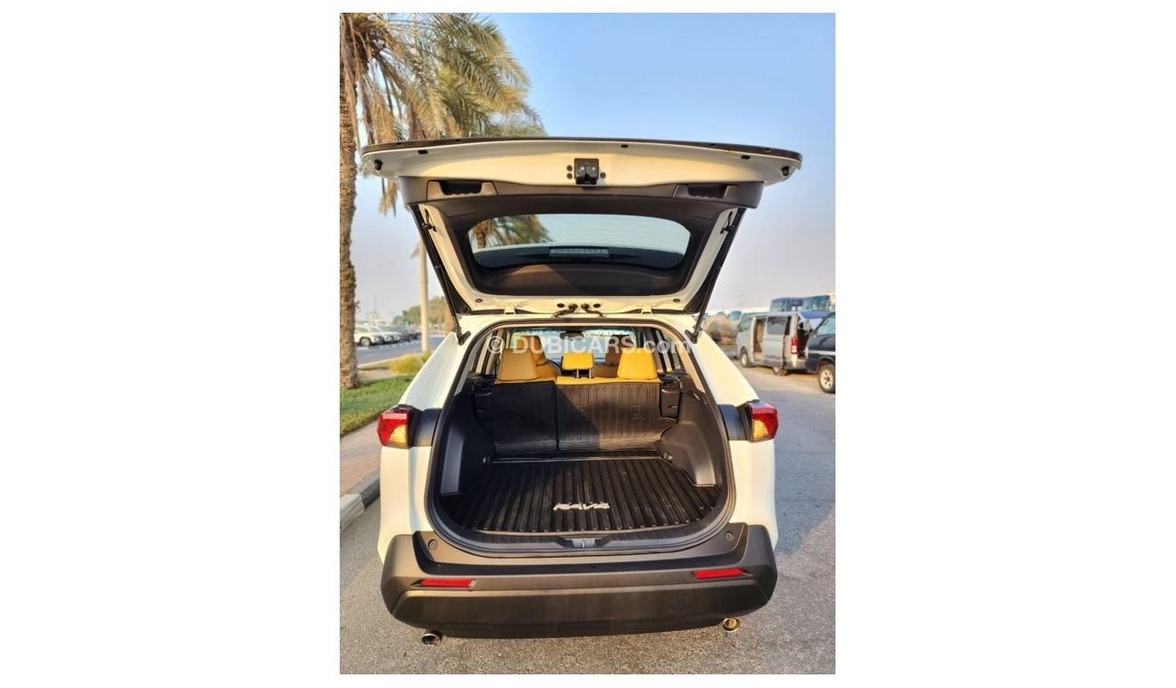 Toyota RAV4 LE TOYOTA RAV4 2019