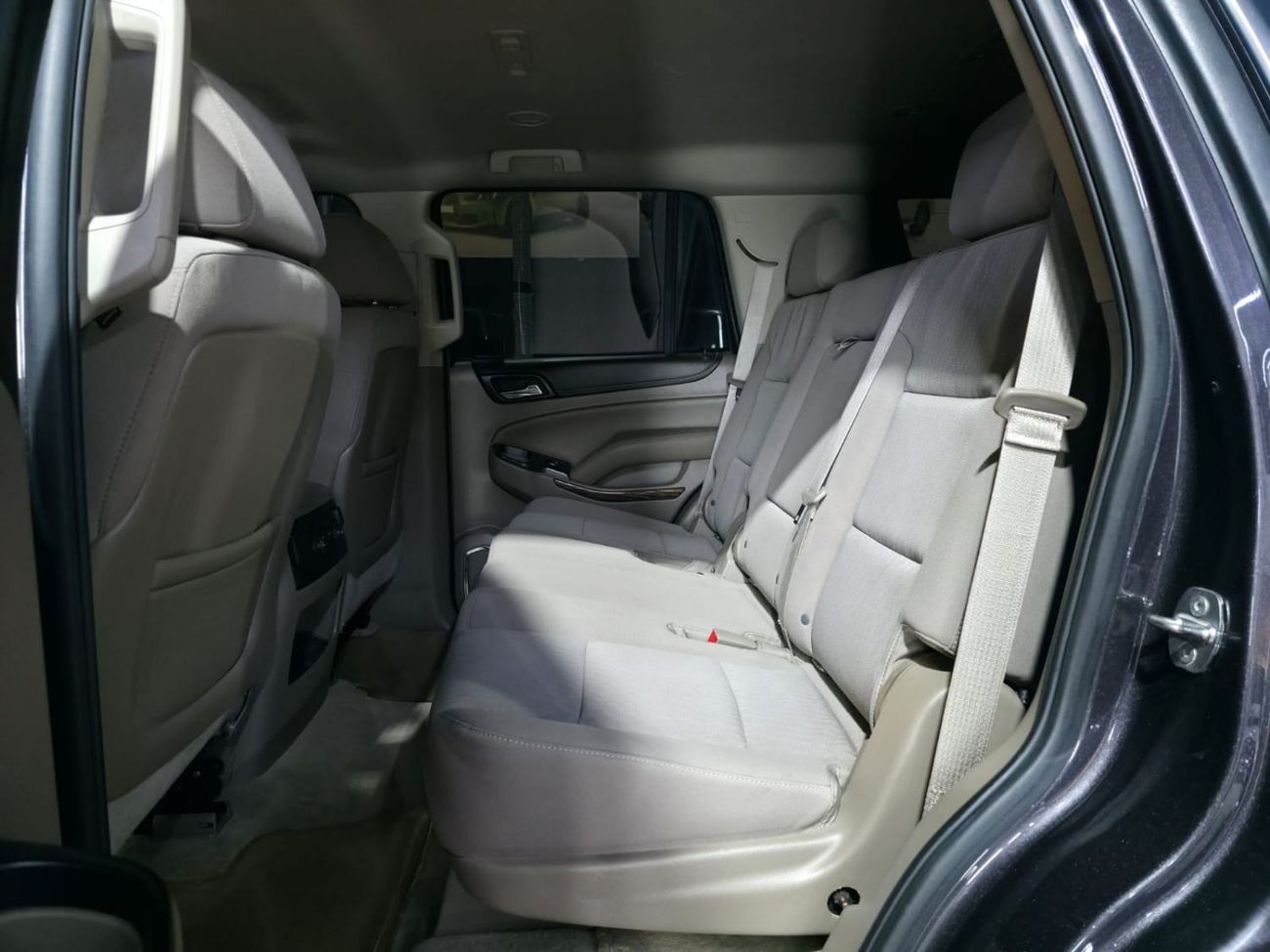 GMC Yukon SLE 5.3L 4WD (8 Seater)