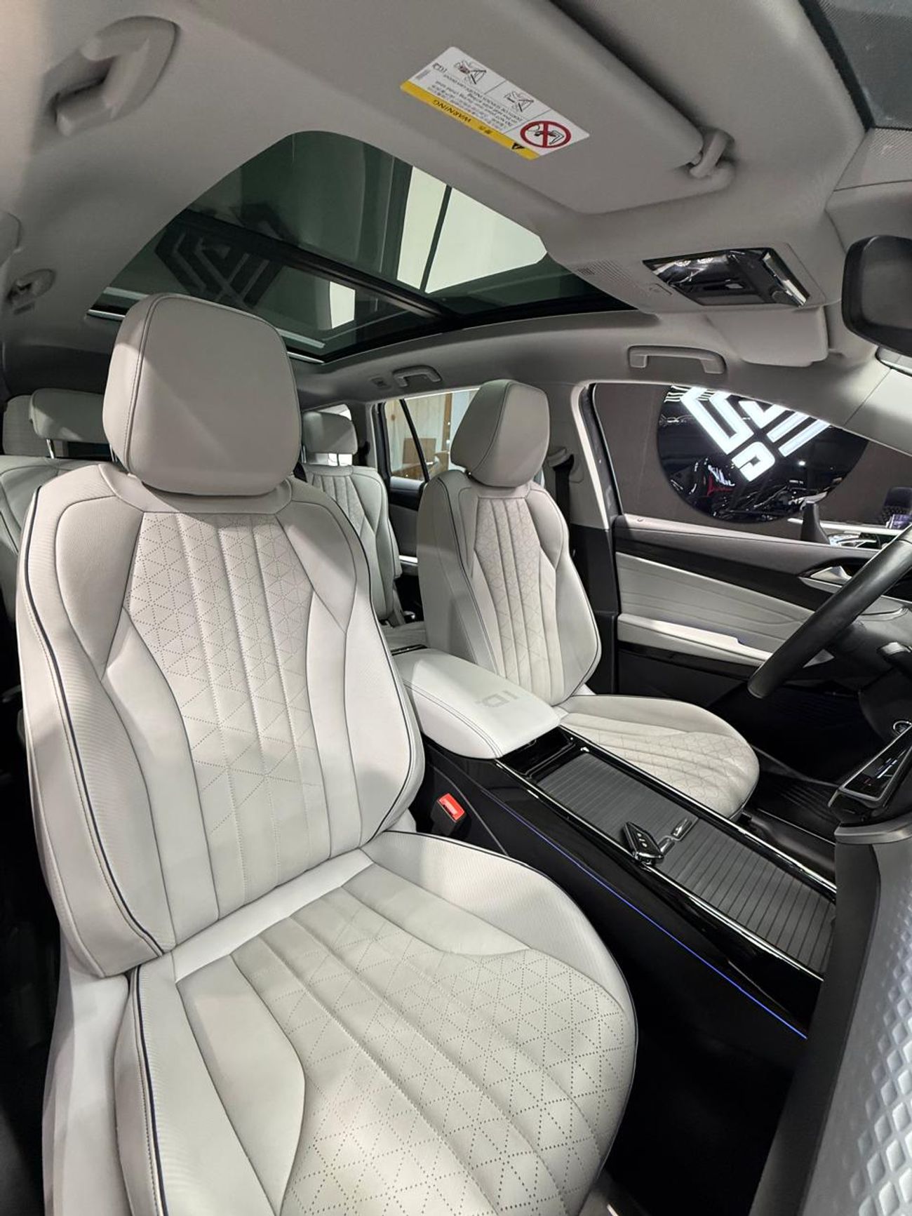 Volkswagen ID.6 Top Option, for UAE Registration