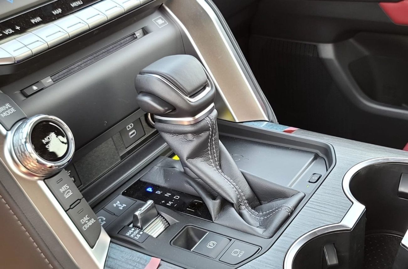 تويوتا لاند كروزر GR-S 3.3L