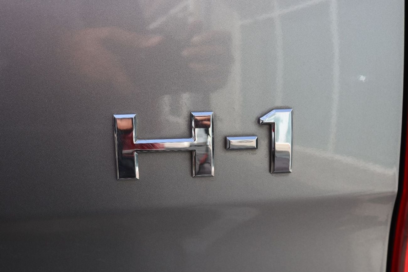 Hyundai H-1 Hyundai H1 - 2019 - GCC - Accident-Free - 2.4L  - (9 Seats) - Excellent Condition